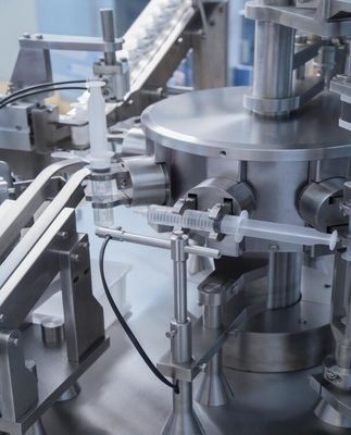 স্বয়ংক্রিয় অ্যাসেপটিক ডিসপোজেবল তরল ঔষধ প্লাস্টিক প্রি-ফিল্ড সিরিঞ্জ পিএফএস ফিলিং মেশিন