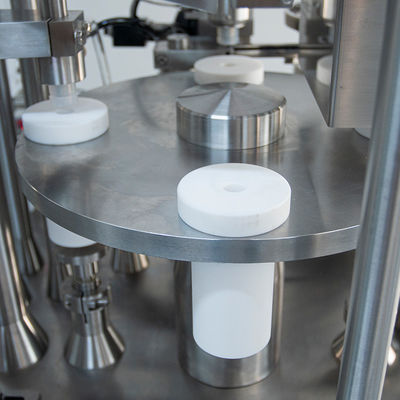 স্বয়ংক্রিয় প্রিফিলড সিরিংজ ফিলিং লুয়ার লক ক্যাপিং মেশিন গ্লাস সিরিংজ জেল ফিলিং এবং প্লাগিং মেশিন