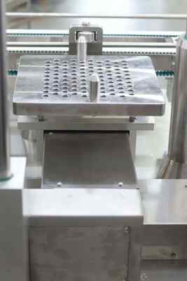 স্বয়ংক্রিয় স্বয়ংক্রিয় সিরিঞ্জ ভর্তি মেশিন এবং হায়ালুরোনিক অ্যাসিড ভর্তি মেশিন