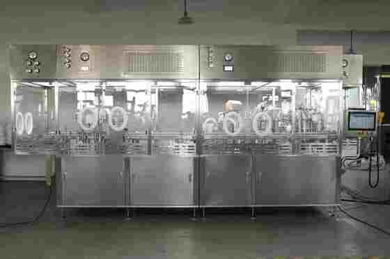 জীবাণুমুক্ত ঔষধ উৎপাদনের জন্য উচ্চ-গতির স্বয়ংক্রিয় RTU প্রিফিল্ড সিরিঞ্জ ফিলিং মেশিন