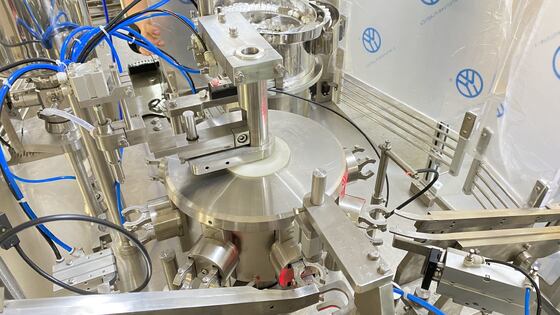 Automatic Cockroach Gel Bait Syringe Filling and Capping Machine